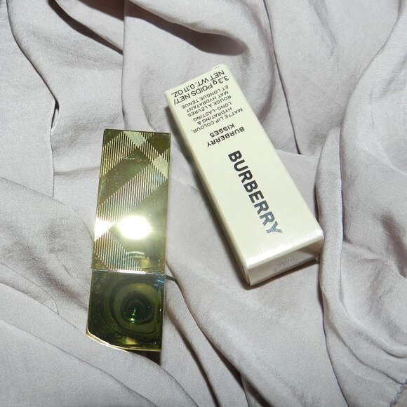 New 🌸Burberry Kisses # 39 Matte Dusty Pink Lipstick🌸3.3g/0.11oz📦⌚🏃🏻💨⚡🚚 - Picture 9 of 15